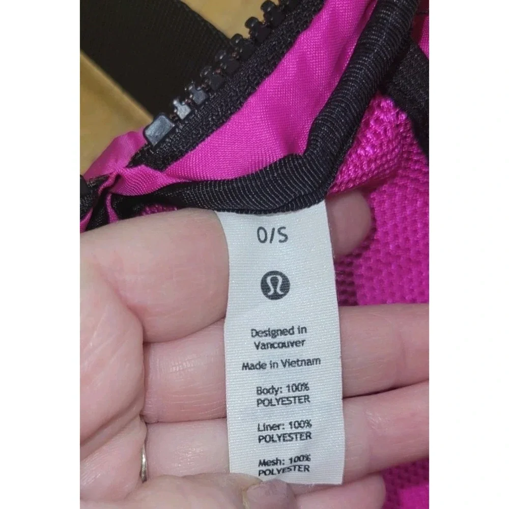 lululemon athletica Pink Belt Bag with Black Strap - Picture 6 of 9